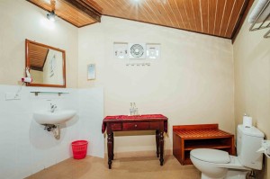 Bathroom-in-Standard-Bungalow
